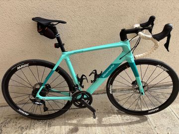Použité Bianchi Infinito 2022 Road & Gravel — obrázek 1 z 4