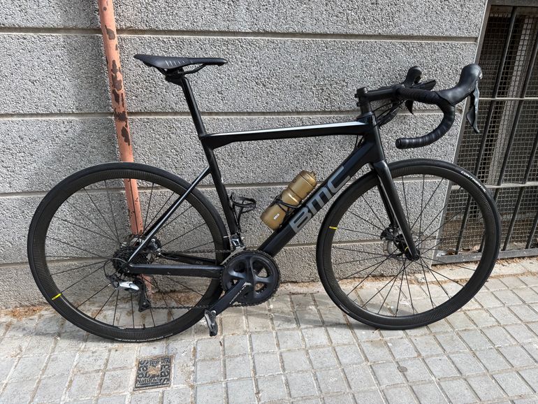 Used BMC Teammachine SLR02 DISC THREE 2020 2020 Road & Gravel — image 1 of 9