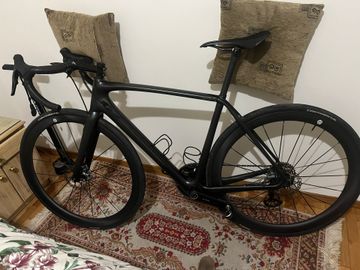 Used Specialized Tarmac Shimano Dura Ace Di2 2018 Road & Gravel, Black — image 2 of 28