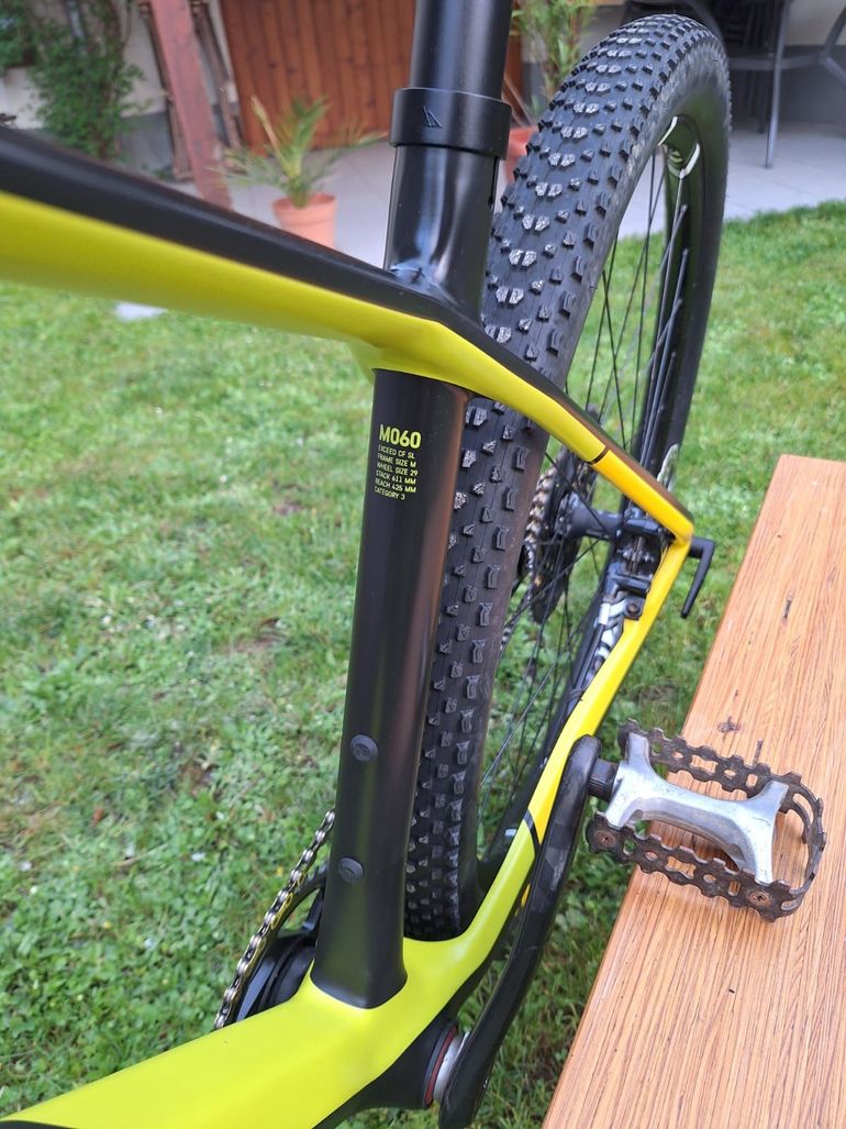 Used Canyon Exceed CF SLX 9.0 Pro Race Team 2018 2018 Mountainbike, Black, 29 — image 5 of 8