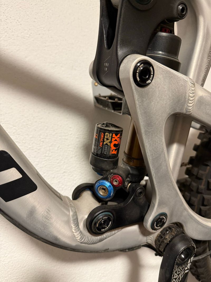 Propain Tyee AL 27.5 Start 2021 2021 Mountainbike usato, Grigio chiaro — immagine 3 di 7