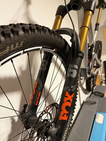 Propain Tyee AL 27.5 Start 2021 2021 Mountainbike usato, Grigio chiaro — immagine 2 di 7