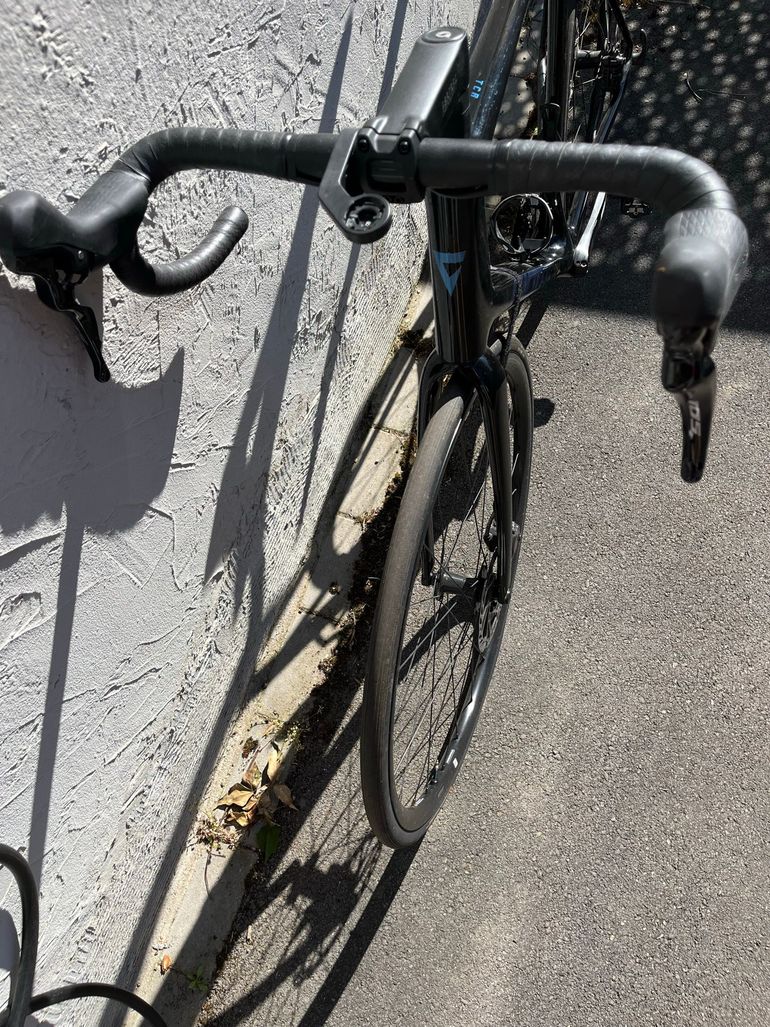 Used Giant TCR Advanced 2 2025 2025 Road & Gravel — image 2 of 8