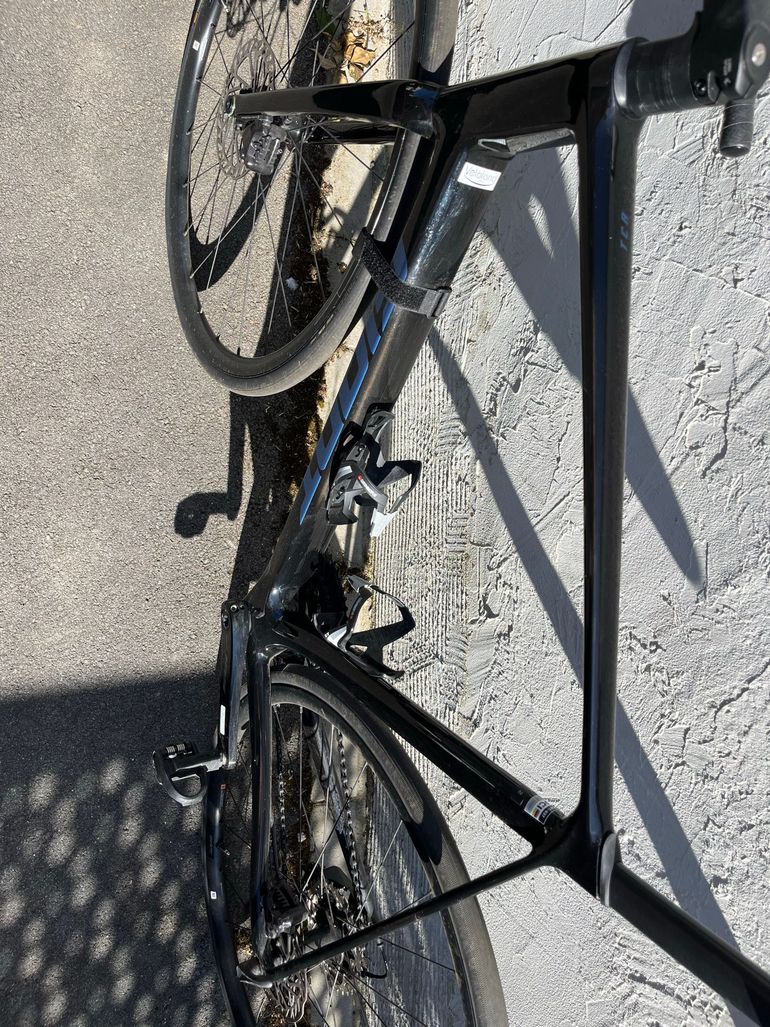 Used Giant TCR Advanced 2 2025 2025 Road & Gravel — image 3 of 8