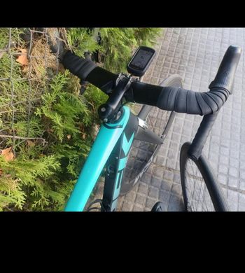 Used Trek Madone Shimano 105 2018 Road & Gravel, Black — image 7 of 11