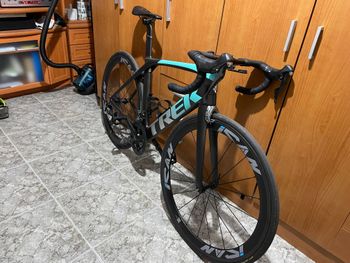 Used Trek Madone Shimano 105 2018 Road & Gravel, Black — image 10 of 11
