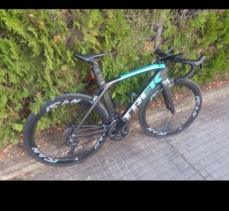Used Trek Madone Shimano 105 2018 Road & Gravel, Black — image 4 of 11