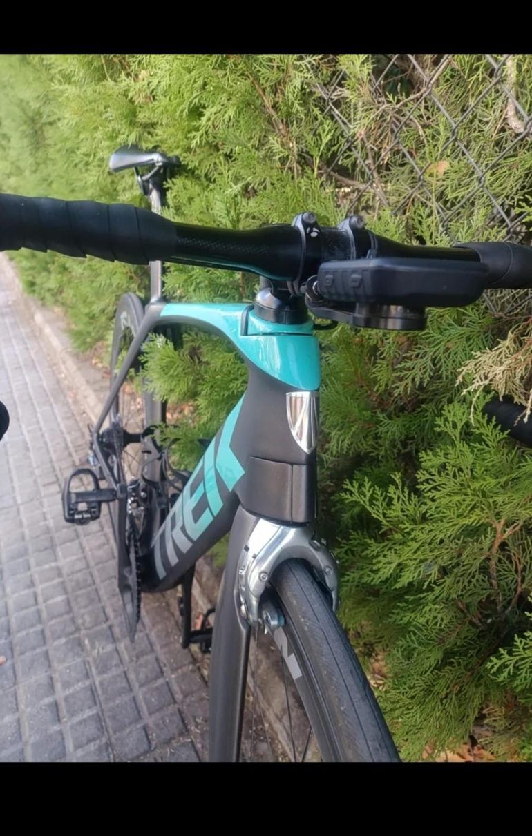 Used Trek Madone Shimano 105 2018 Road & Gravel, Black — image 5 of 11