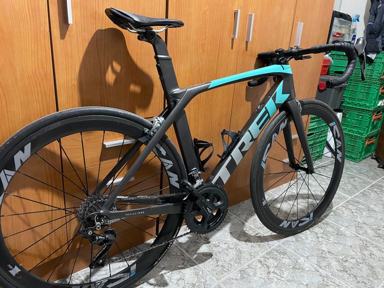 Used Trek Madone Shimano 105 2018 Road & Gravel, Black — image 2 of 11