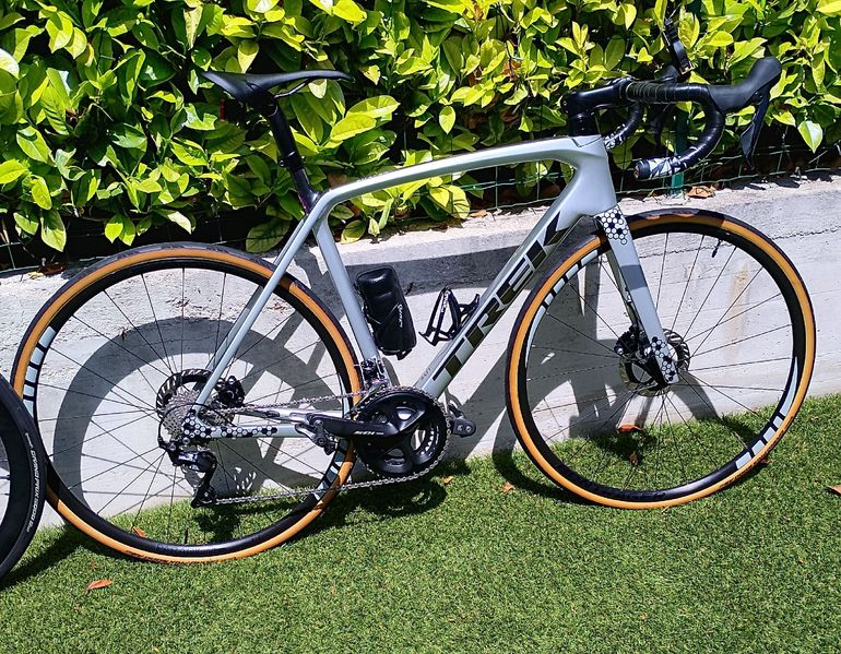 Used Trek Émonda SL 5 2023 2023 Road & Gravel — image 1 of 4