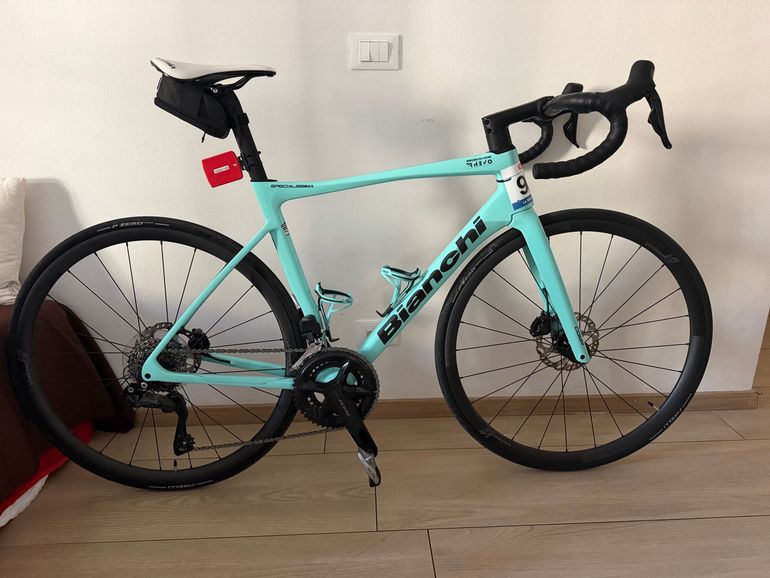 Used Bianchi Specialissima Shimano 105 Di2 2025 Road & Gravel — image 1 of 8