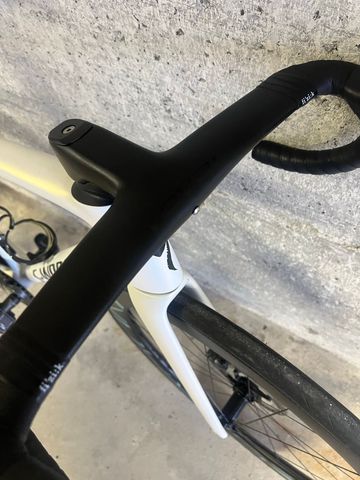 Used Specialized Tarmac Shimano Ultegra Di2 2023 Road & Gravel, White — image 10 of 10