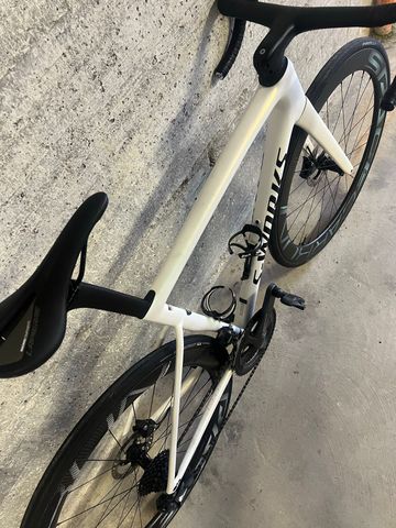 Used Specialized Tarmac Shimano Ultegra Di2 2023 Road & Gravel, White — image 7 of 10