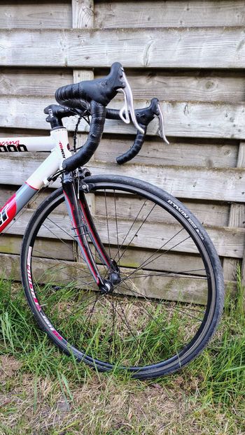 Used hicker Hicker Custom Campagnolo Veloce 2013 Road & Gravel, Rot — image 2 of 12