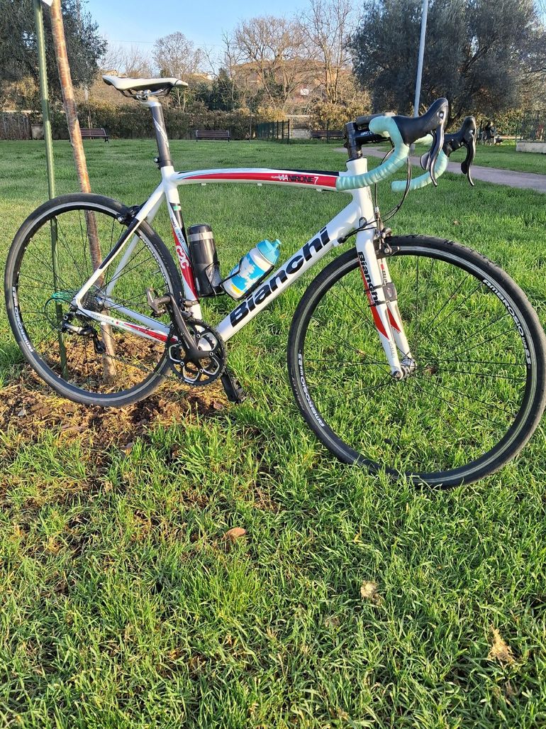 Used Bianchi Nirone Campagnolo Veloce 2011 Road & Gravel, Blanco — image 1 of 20