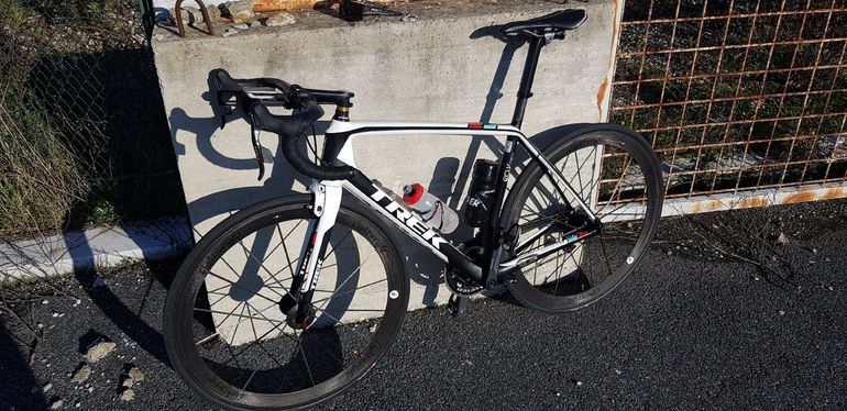 Used Trek Madone SRAM Red eTap 2017 Road & Gravel, Weiß — image 15 of 16