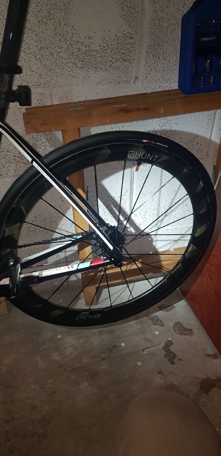 Used Trek Madone SRAM Red eTap 2017 Road & Gravel, Weiß — image 8 of 16