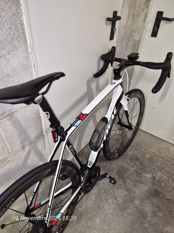 Used Trek Madone SRAM Red eTap 2017 Road & Gravel, Weiß — image 2 of 16