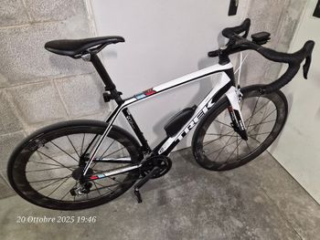 Used Trek Madone SRAM Red eTap 2017 Road & Gravel, Weiß — image 4 of 16