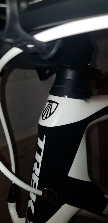 Used Trek Madone SRAM Red eTap 2017 Road & Gravel, Weiß — image 13 of 16