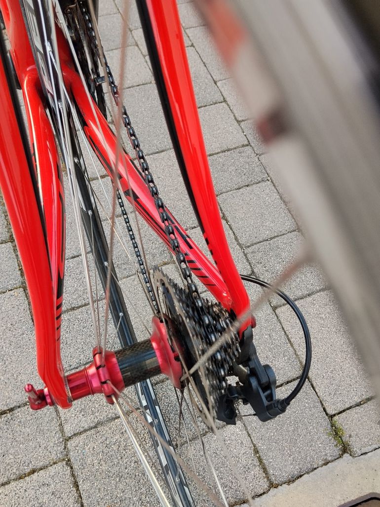 Used Specialized Tarmac Shimano Ultegra 2012 Road & Gravel, Red — image 3 of 3