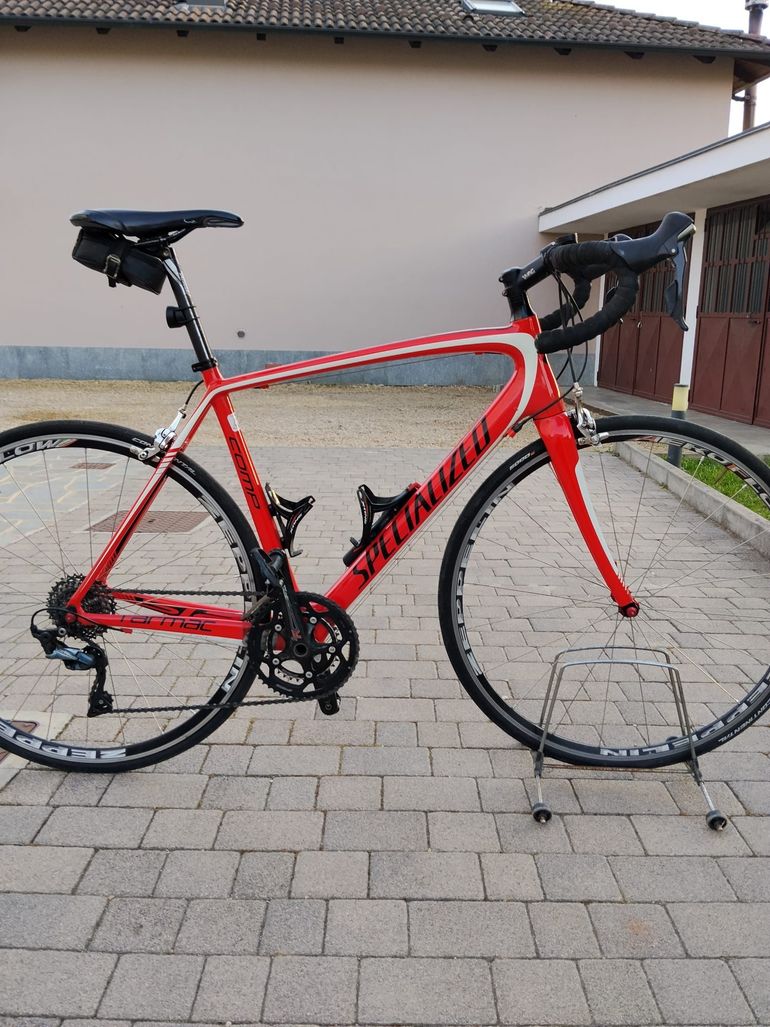 Used Specialized Tarmac Shimano Ultegra 2012 Road & Gravel, Red — image 1 of 3