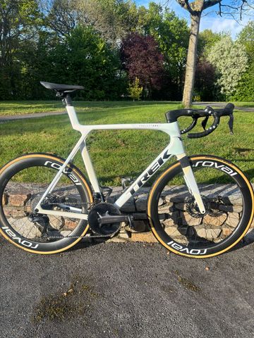Używany Trek Madone Shimano Ultegra Di2 2026 Road & Gravel