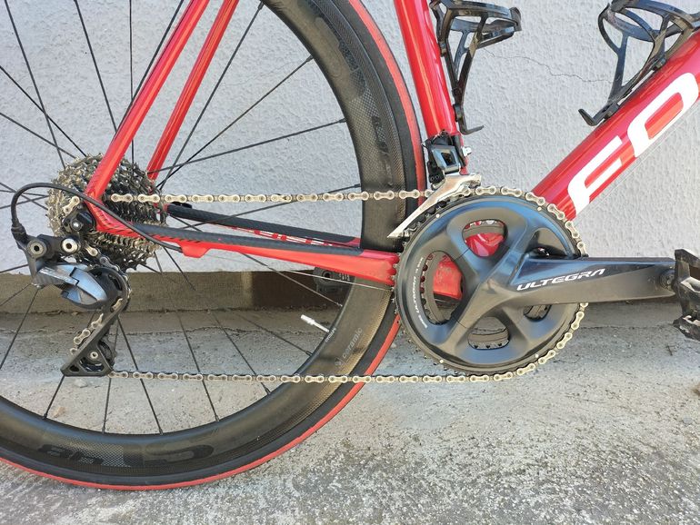 Used Focus IZALCO MAX Ultegra 2018 2018 Road & Gravel, Red — image 3 of 5