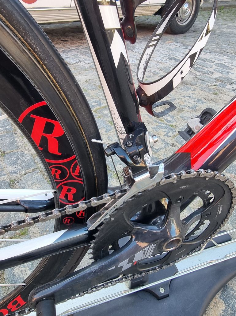 Used Trek Trek Madone 6.9 - Team Radio Shack - Michał Kwiatkowski 2011 Road & Gravel, Rot — image 10 of 13