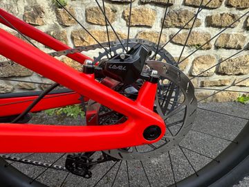 Used BMC Fourstroke 01 TWO 2024 2024 Mountainbike, Red, 29 — image 4 of 21