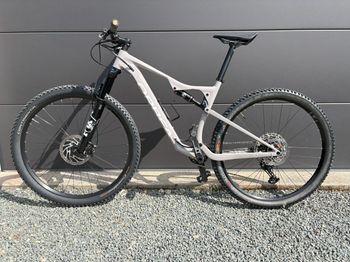 Used Orbea OIZ H30 21 2022 2022 Mountainbike, Light Gray, 29 — image 1 of 7