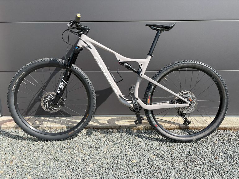 Used Orbea OIZ H30 21 2022 2022 Mountainbike, Light Gray, 29 — image 1 of 7