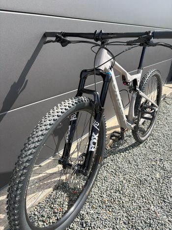 Used Orbea OIZ H30 21 2022 2022 Mountainbike, Light Gray, 29 — image 2 of 7
