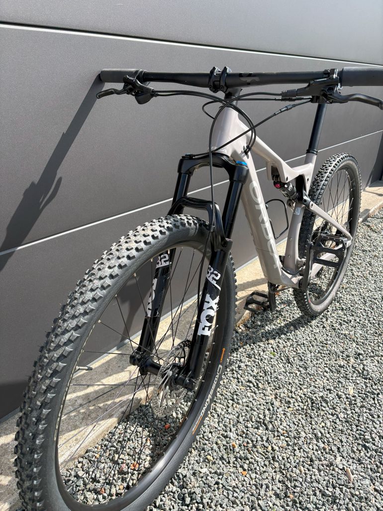 Used Orbea OIZ H30 21 2022 2022 Mountainbike, Light Gray, 29 — image 2 of 7