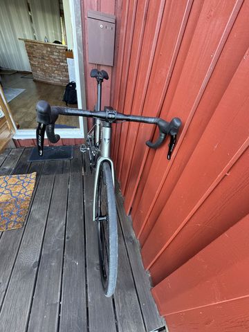 Tweedehands Giant Defy Advanced 1 2024 2024 Road & Gravel — afbeelding 4 van 4
