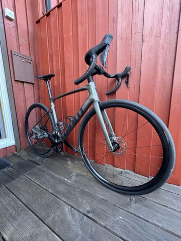 Tweedehands Giant Defy Advanced 1 2024 2024 Road & Gravel — afbeelding 3 van 4