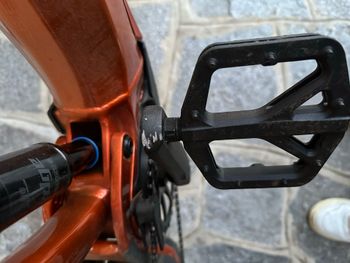 Used Giant Stance Shimano Deore 2022 Mountainbike, Orange — image 4 of 11