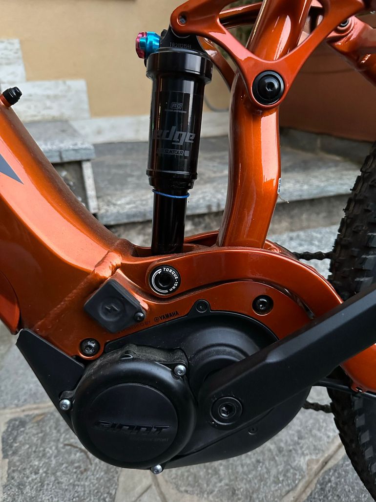 Used Giant Stance Shimano Deore 2022 Mountainbike, Orange — image 8 of 11