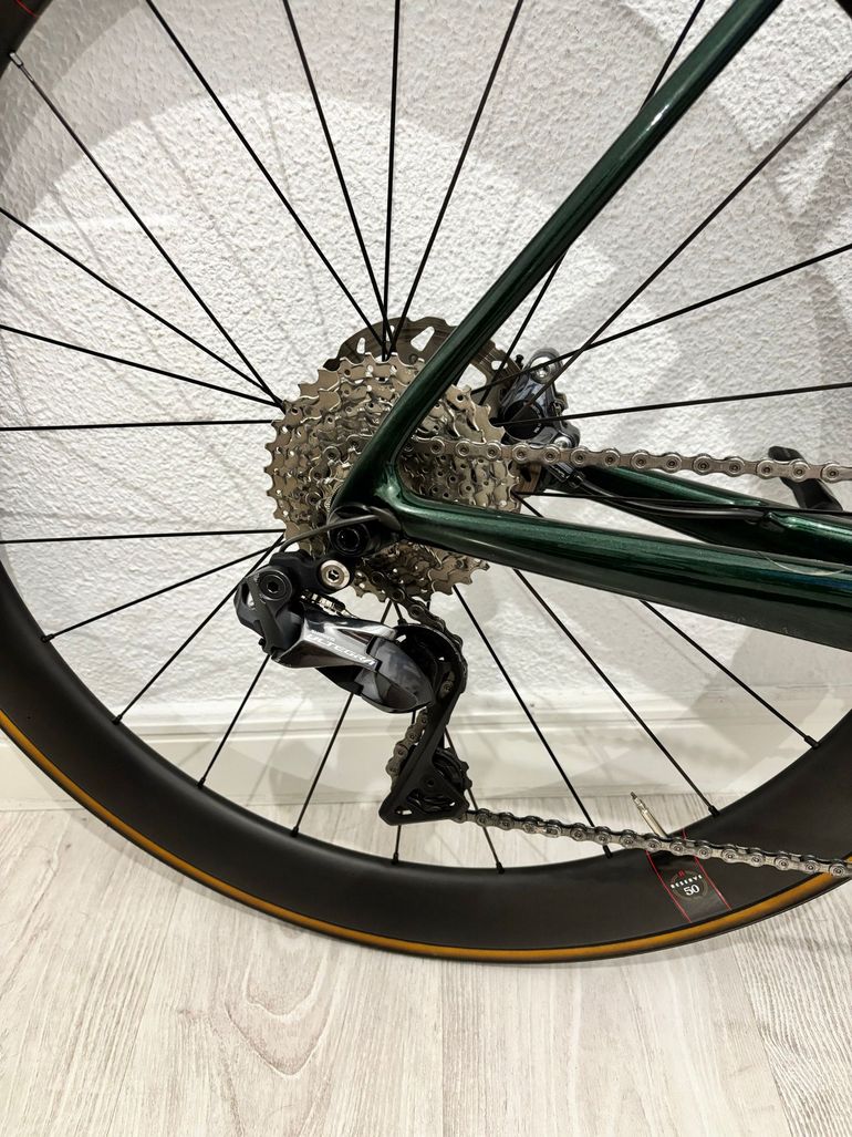 Used Cervélo R5 Shimano Ultegra Di2 2022 Road & Gravel, Green — image 8 of 20
