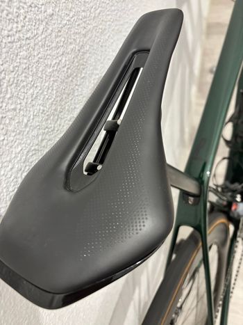 Used Cervélo R5 Shimano Ultegra Di2 2022 Road & Gravel, Green — image 10 of 20