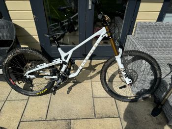 Commencal, SUPREME DH V5 MOTO STYLE SIGNATURE LTD 2024