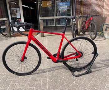 Used Merida eSCULTURA 400 2025 2025 Road & Gravel, Rosso — image 2 of 5