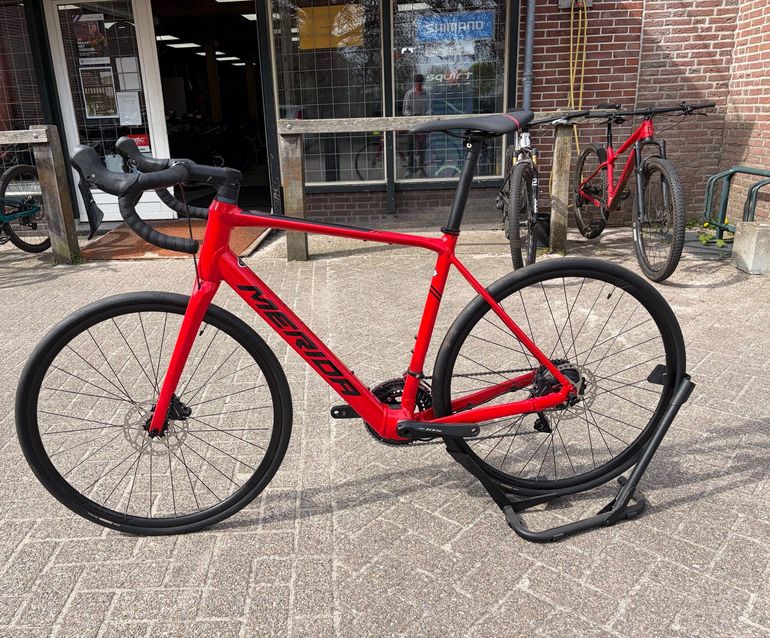 Used Merida eSCULTURA 400 2025 2025 Road & Gravel, Rosso — image 2 of 5