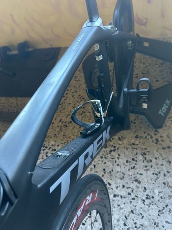 Used Trek Madone 9.0 2018 2018 Road & Gravel, Schwarz — image 16 of 18