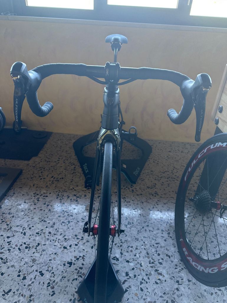 Used Trek Madone 9.0 2018 2018 Road & Gravel, Schwarz — image 17 of 18