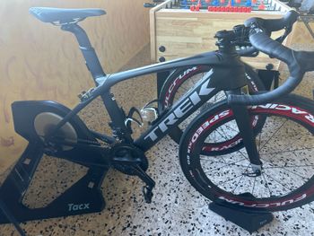 Used Trek Madone 9.0 2018 2018 Road & Gravel, Schwarz — image 10 of 18