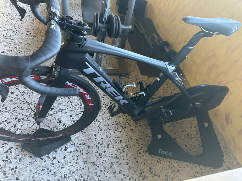 Used Trek Madone 9.0 2018 2018 Road & Gravel, Schwarz — image 2 of 18