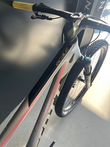 Used Scott Scale 920 2020 2020 Mountainbike, Light Gray, 29 — image 6 of 9