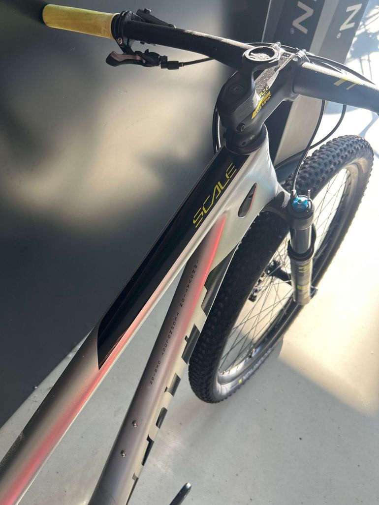 Used Scott Scale 920 2020 2020 Mountainbike, Light Gray, 29 — image 6 of 9