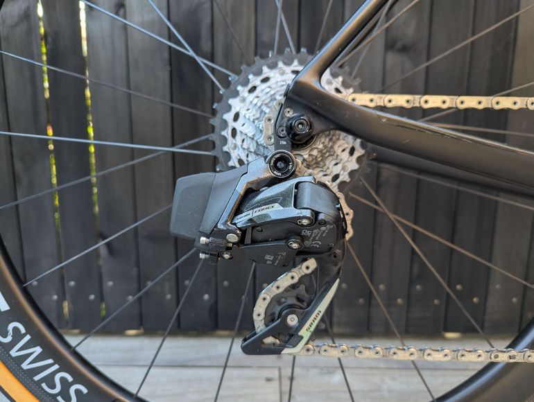 Used Canyon Canyon Ultimate CF SLX 2019 Road & Gravel, Black — image 8 of 26